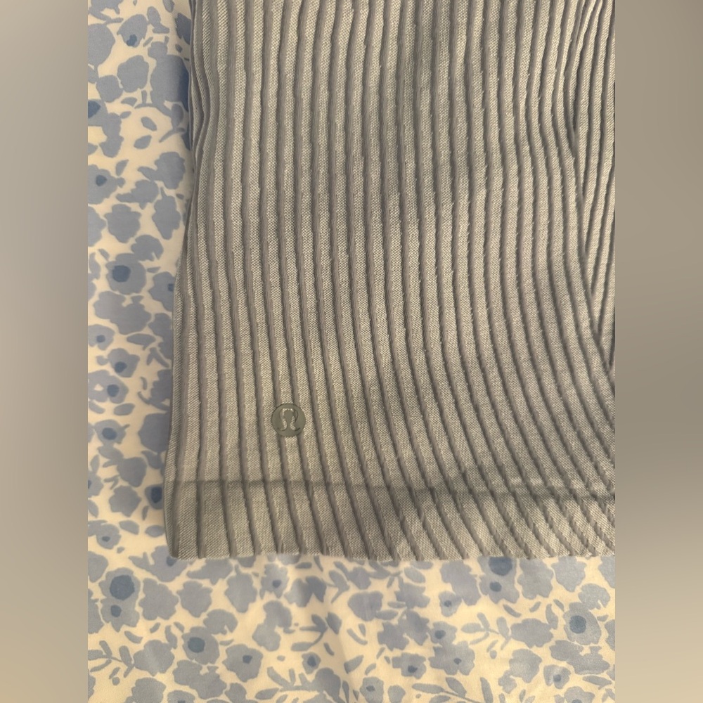 Lululemon | Sports Bra | Size 10 - Picture 2 of 4